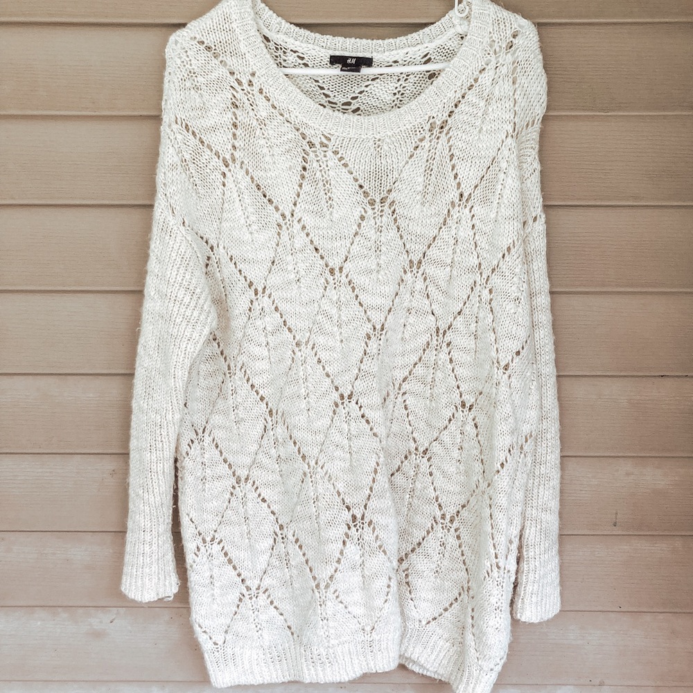 H&M M Medium Oversized Cream Holiday Chunky Knit Sweater